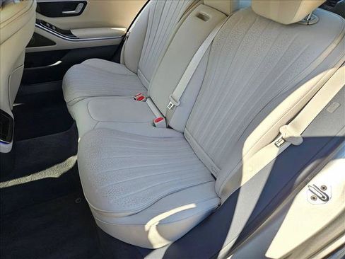 Used 2022 Mercedes-Benz S 500 4MATIC image 16