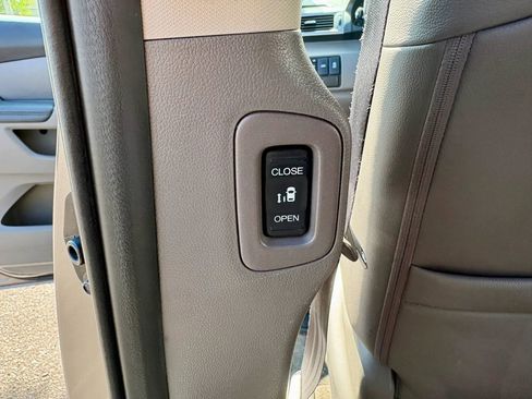 Used 2016 Honda Odyssey EX-L image 12