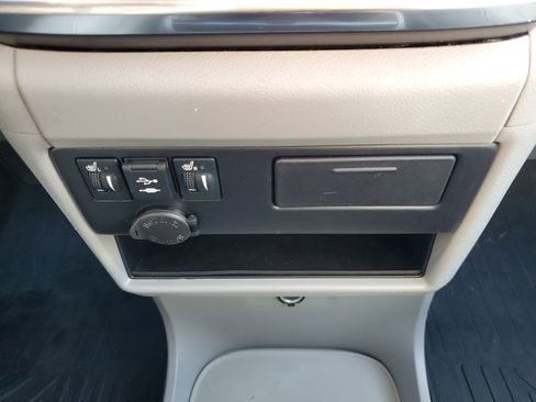 Used 2019 Toyota Sienna L image 39