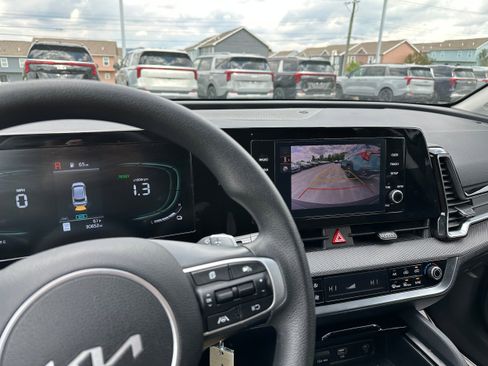 Used 2024 Kia Sportage LX AWD/4WD image 31