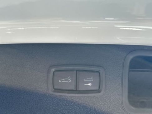 Used 2021 Porsche Macan S AWD/4WD image 19