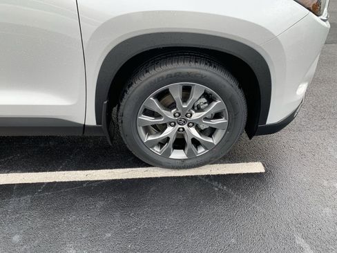 New 2024 Toyota Grand Highlander Limited image 12