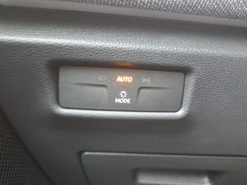 Certified 2025 Volkswagen Tiguan S FWD image 50