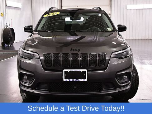 Used 2022 Jeep Cherokee Latitude AWD/4WD image 2