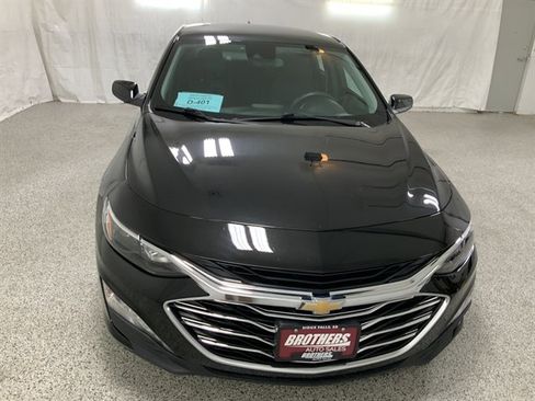 Used 2023 Chevrolet Malibu LT image 3