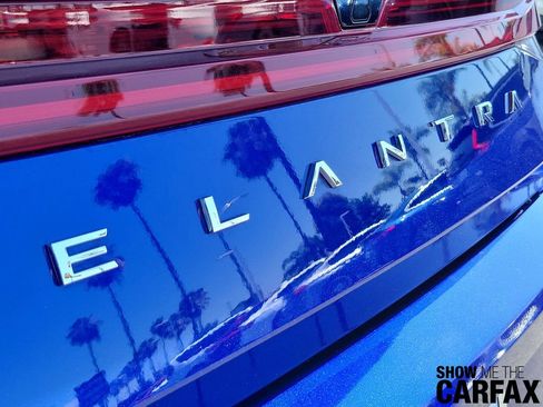 Used 2022 Hyundai Elantra SEL w/ Convenience + Premium Package FWD image 7