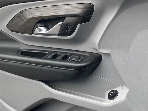 Certified 2024 GMC Terrain SLE w/ Driver Convenience Package image 23