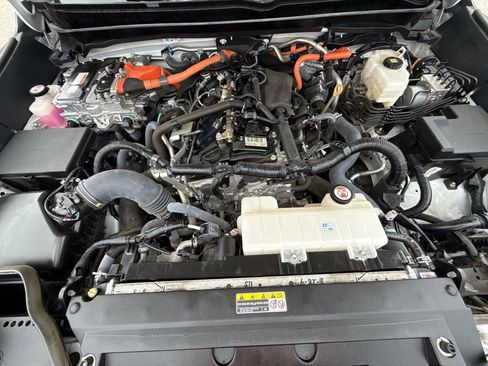 Certified 2024 Toyota Tacoma TRD Off-Road w/ TRD Off Road Upgrade Package AWD/4WD image 17