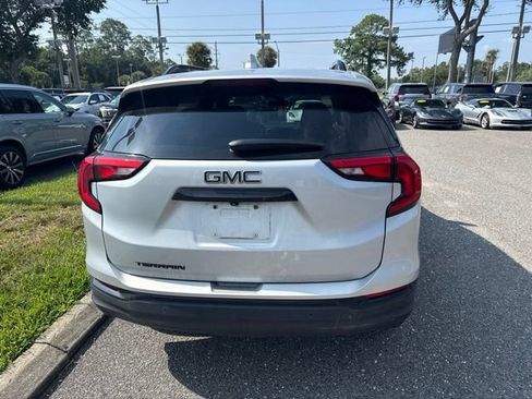 Used 2021 GMC Terrain SLE w/ Driver Convenience Package FWD image 3