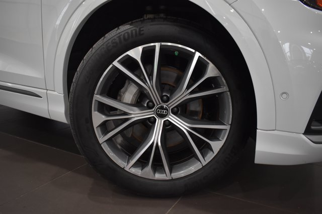 Used 2023 Audi Q8 Premium Plus AWD/4WD image 2