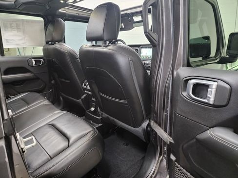 Used 2021 Jeep Wrangler Unlimited Sahara w/ Uconnect 4C Nav & Sound Group image 32