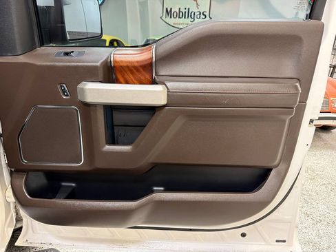 Used 2015 Ford F150 King Ranch w/ Equipment Group 601A Luxury AWD/4WD image 40