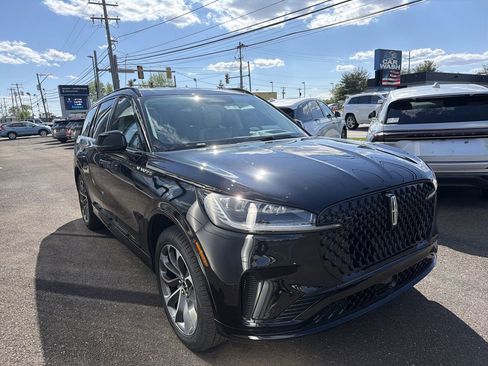 New 2026 Lincoln Aviator AWD image 4