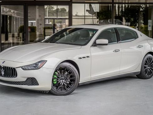 Used 2016 Maserati Ghibli RWD image 2