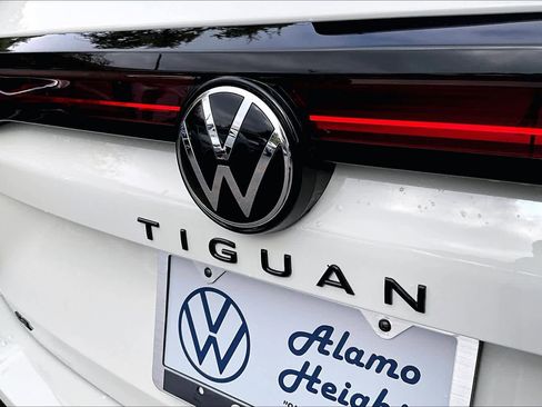 New 2026 Volkswagen Tiguan SE R-Line image 15