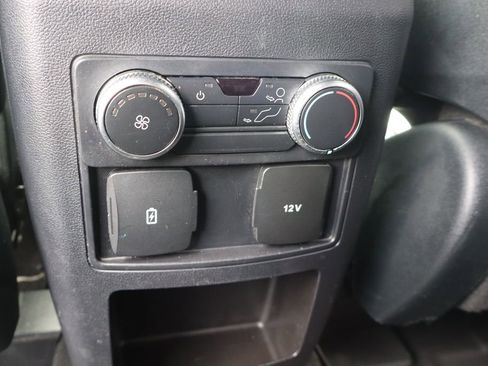 Used 2020 Ford Explorer XLT w/ Equipment Group 202A AWD/4WD image 24