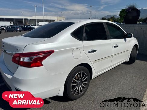 Used 2017 Nissan Sentra SV w/ Style Package FWD image 4