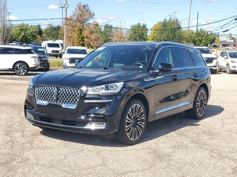 Certified 2024 Lincoln Aviator Black Label w/ Dynamic Handling Package AWD/4WD image 3