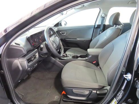 Used 2025 Kia K4 FWD image 16