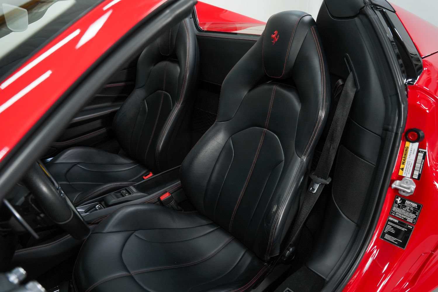Used 2023 Ferrari F8 Tributo RWD image 39