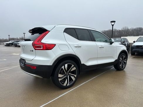 Certified 2024 Volvo XC40 B5 Plus w/ Protection Package Premier AWD/4WD image 9