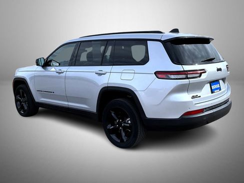 Certified 2024 Jeep Grand Cherokee L Altitude image 7