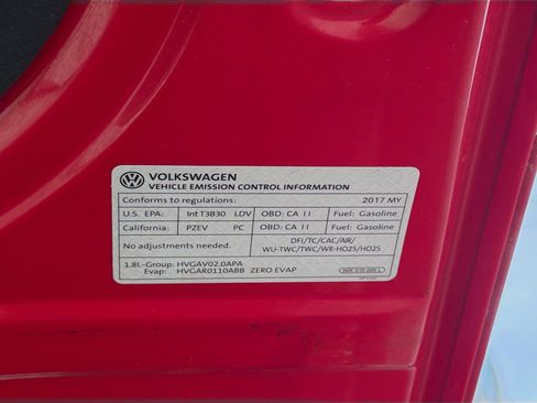 Used 2017 Volkswagen Golf SE FWD image 17