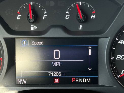 Used 2022 Chevrolet Camaro LT RWD image 13