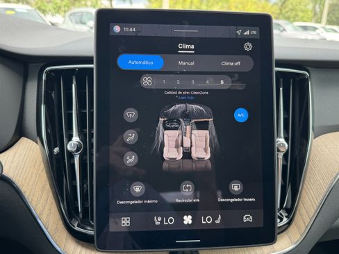 New 2026 Volvo XC60 B5 Core w/ Protection Package image 23