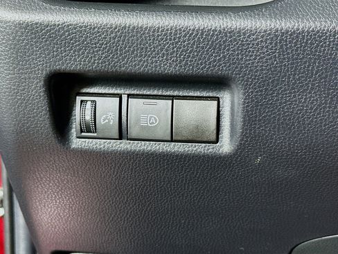 Used 2020 Toyota RAV4 LE image 16