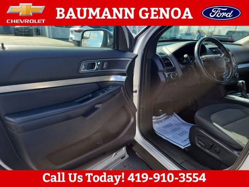 Used 2019 Ford Explorer XLT w/ Class III Trailer Tow Package AWD/4WD image 2
