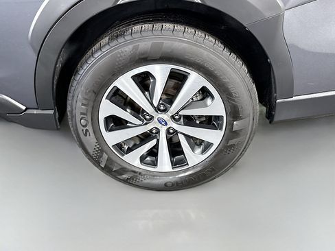 Used 2024 Subaru Outback Premium image 37