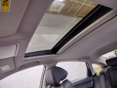 Used 2020 Honda Accord Touring image 24