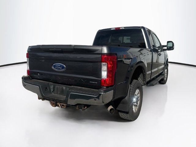 Used 2017 Ford F250 XLT w/ XLT Value Package AWD/4WD image 5
