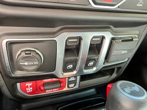 Used 2021 Jeep Wrangler Rubicon image 30