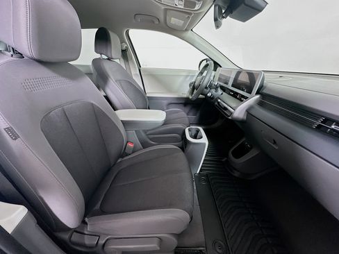 Used 2024 Hyundai Ioniq 5 SEL RWD image 31