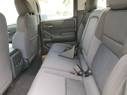 New 2025 Nissan Frontier SV w/ SV Convenience Package image 7