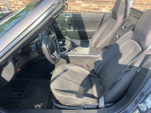 Used 2006 MAZDA MX-5 Miata Touring image 8