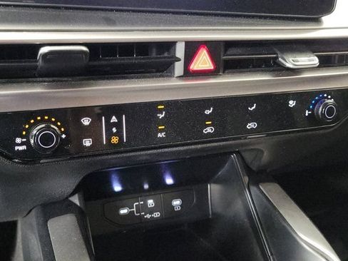 Certified 2024 Kia Sorento LX FWD image 30