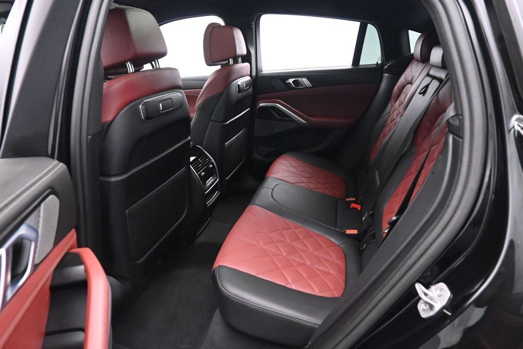 Used 2024 BMW X6 xDrive40i w/ Premium Package AWD/4WD image 14