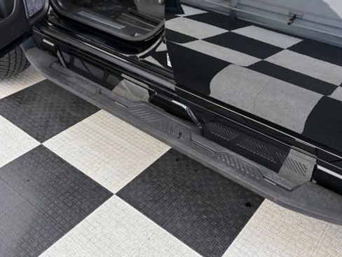 Used 2025 GMC Hummer EV 2X image 32