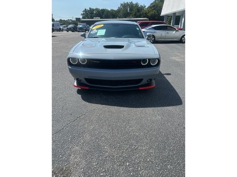 Used 2021 Dodge Challenger R/T Scat Pack RWD image 5