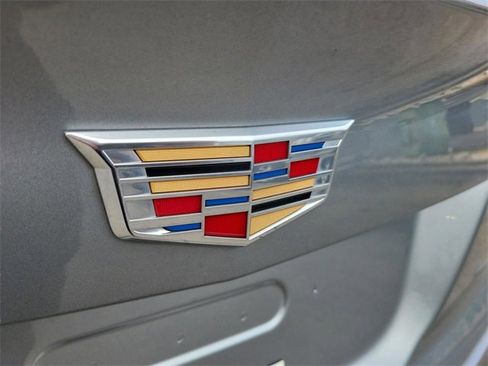 Used 2025 Cadillac XT4 Premium Luxury image 40