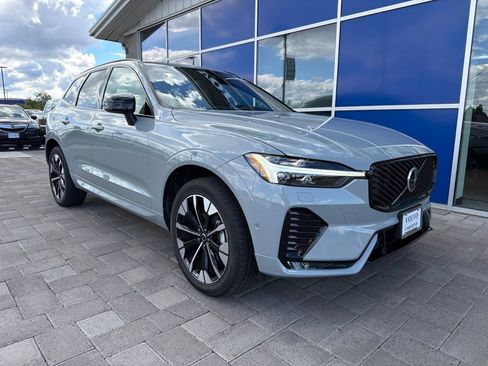 Used 2026 Volvo XC60 B5 Plus AWD/4WD image 2