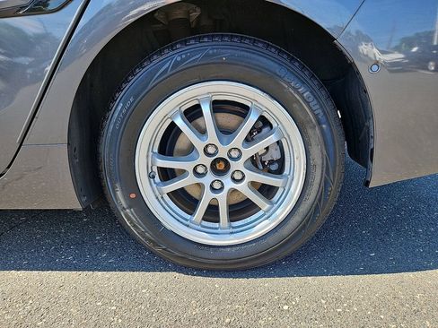 Used 2019 Toyota Prius LE AWD/4WD image 8