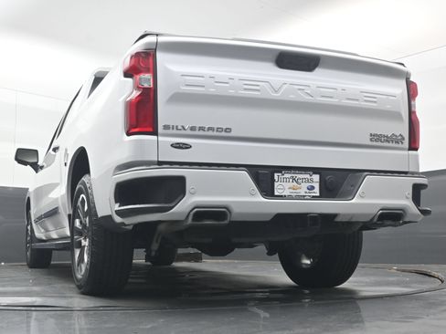 Used 2024 Chevrolet Silverado 1500 High Country w/ Z71 Off-Road Package AWD/4WD image 32