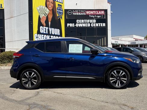 Used 2020 Nissan Kicks SR FWD image 2