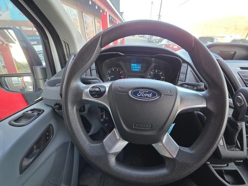 Used 2019 Ford Transit 150 XLT image 3