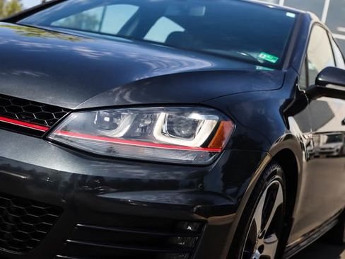 Used 2016 Volkswagen GTI SE image 15
