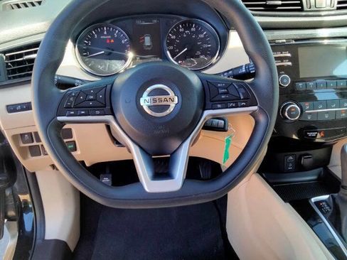 Used 2017 Nissan Rogue S image 13